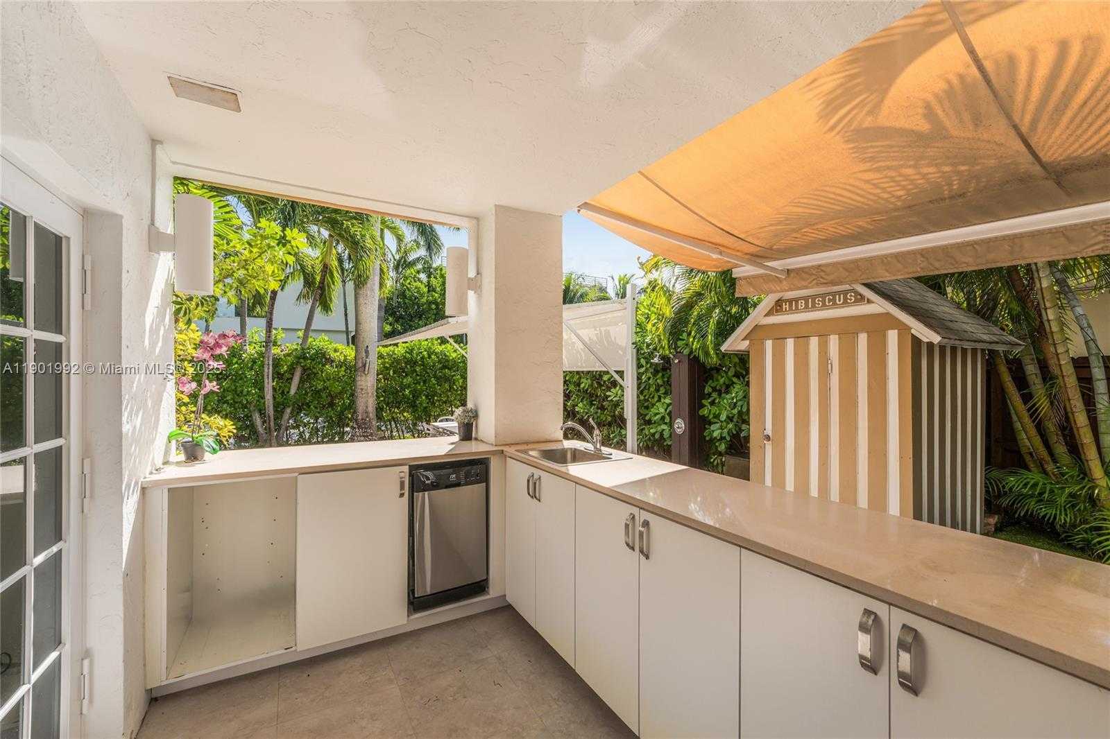Small Image of 140 NORTH HIBISCUS DR, Miami Beach Number 35