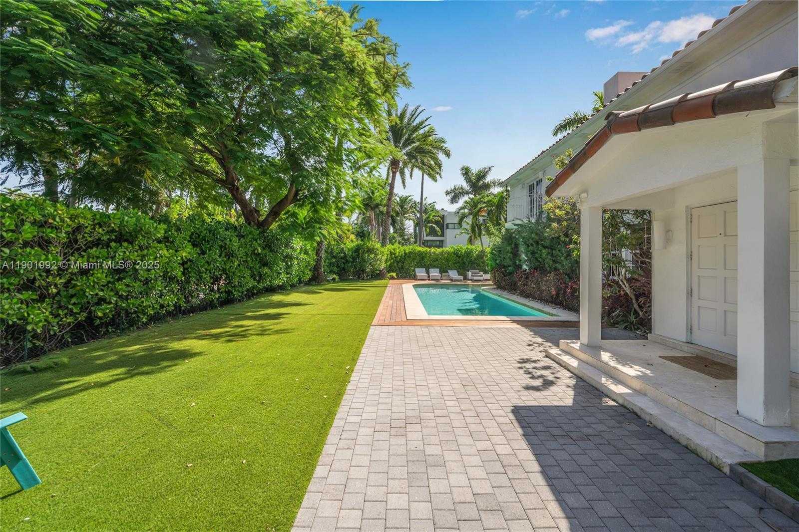 Small Image of 140 NORTH HIBISCUS DR, Miami Beach Number 36