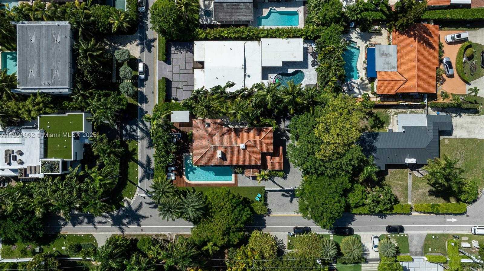 Small Image of 140 NORTH HIBISCUS DR, Miami Beach Number 37