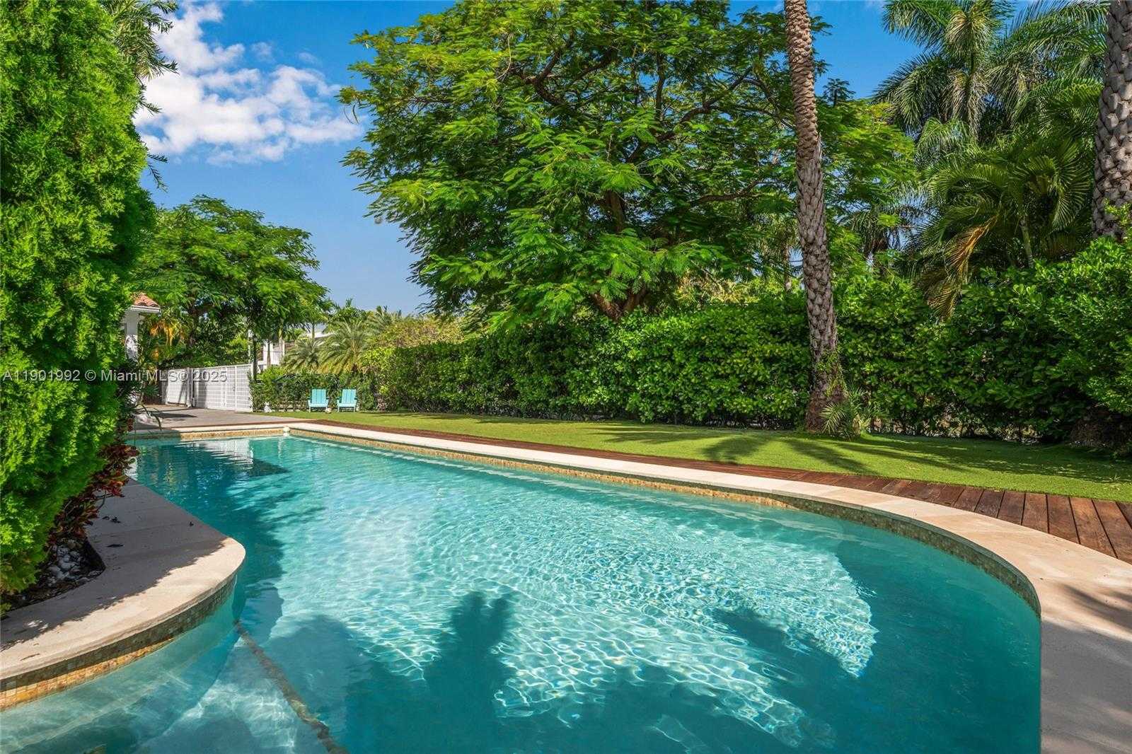 Small Image of 140 NORTH HIBISCUS DR, Miami Beach Number 38