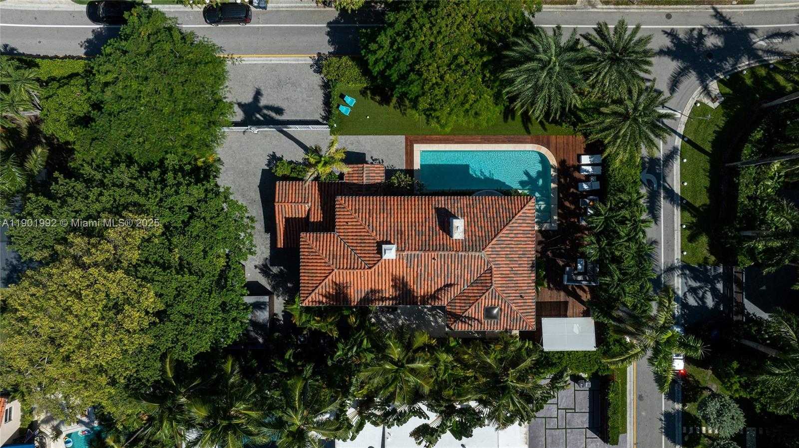 Small Image of 140 NORTH HIBISCUS DR, Miami Beach Number 39