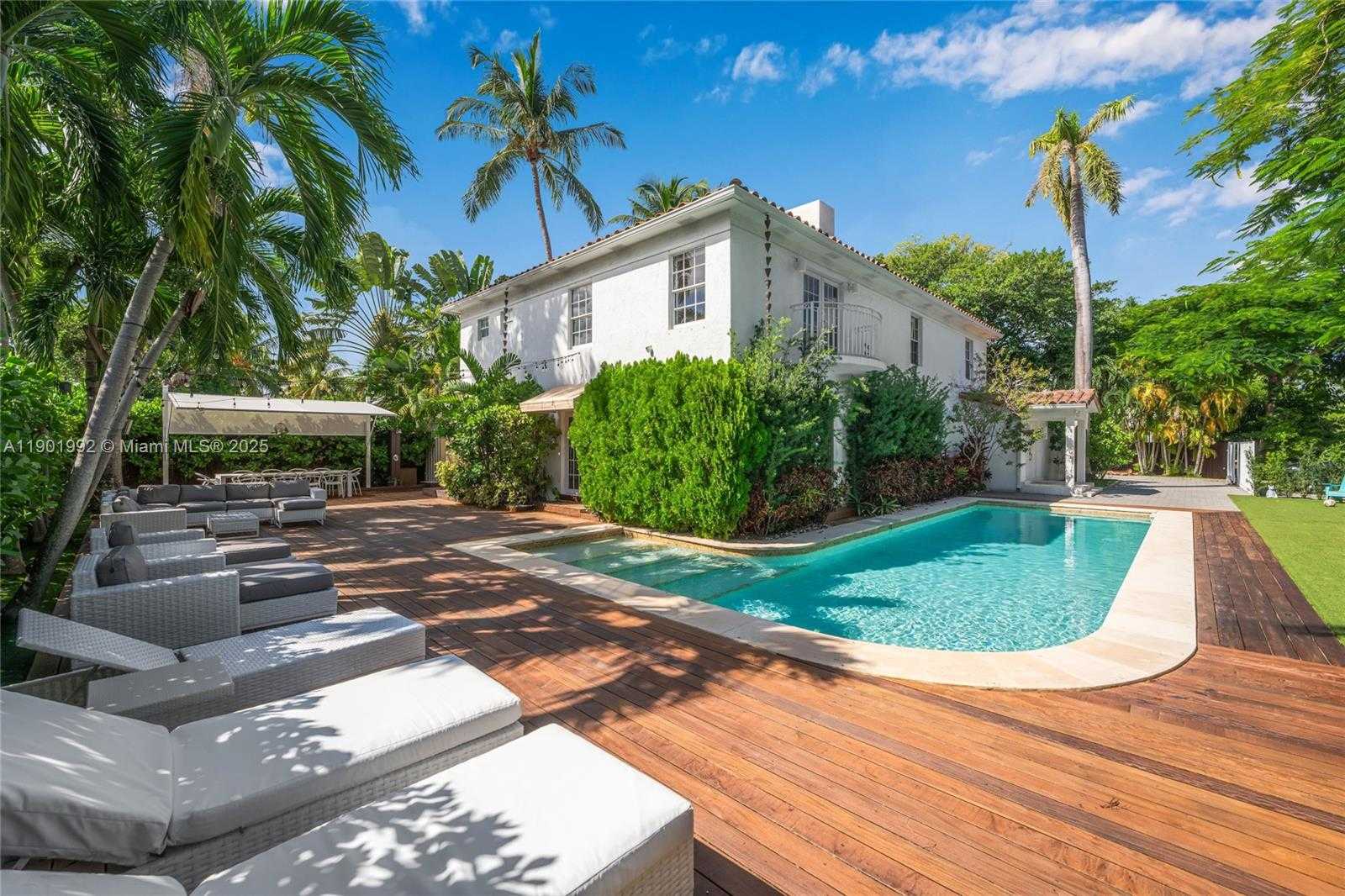 Small Image of 140 NORTH HIBISCUS DR, Miami Beach Number 4