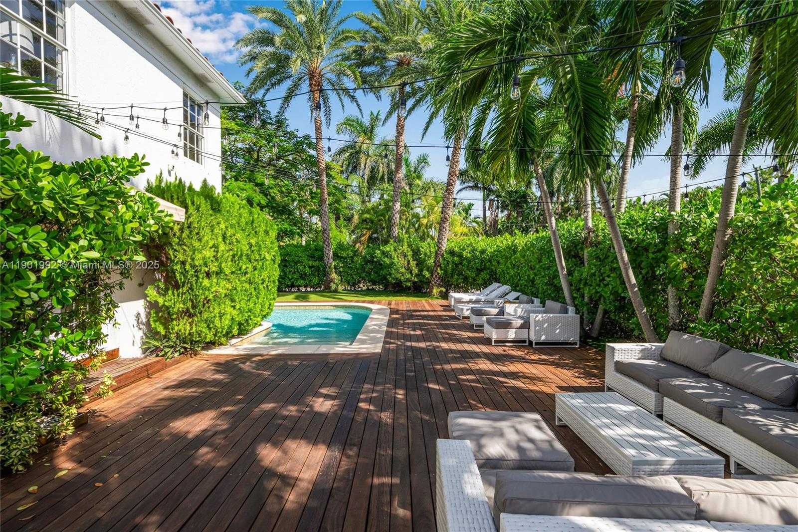 Small Image of 140 NORTH HIBISCUS DR, Miami Beach Number 6