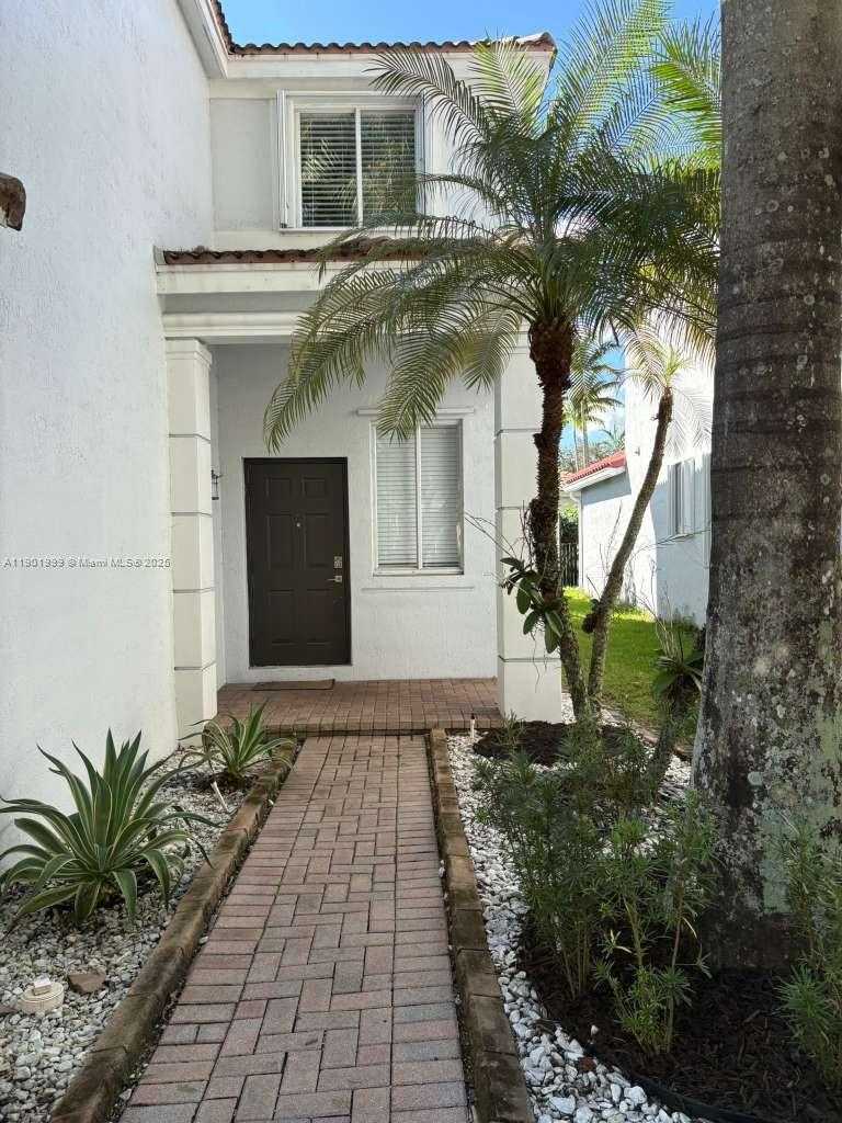 Small Image of 1064 GOLDEN CANE DR #1064, Weston Number 2