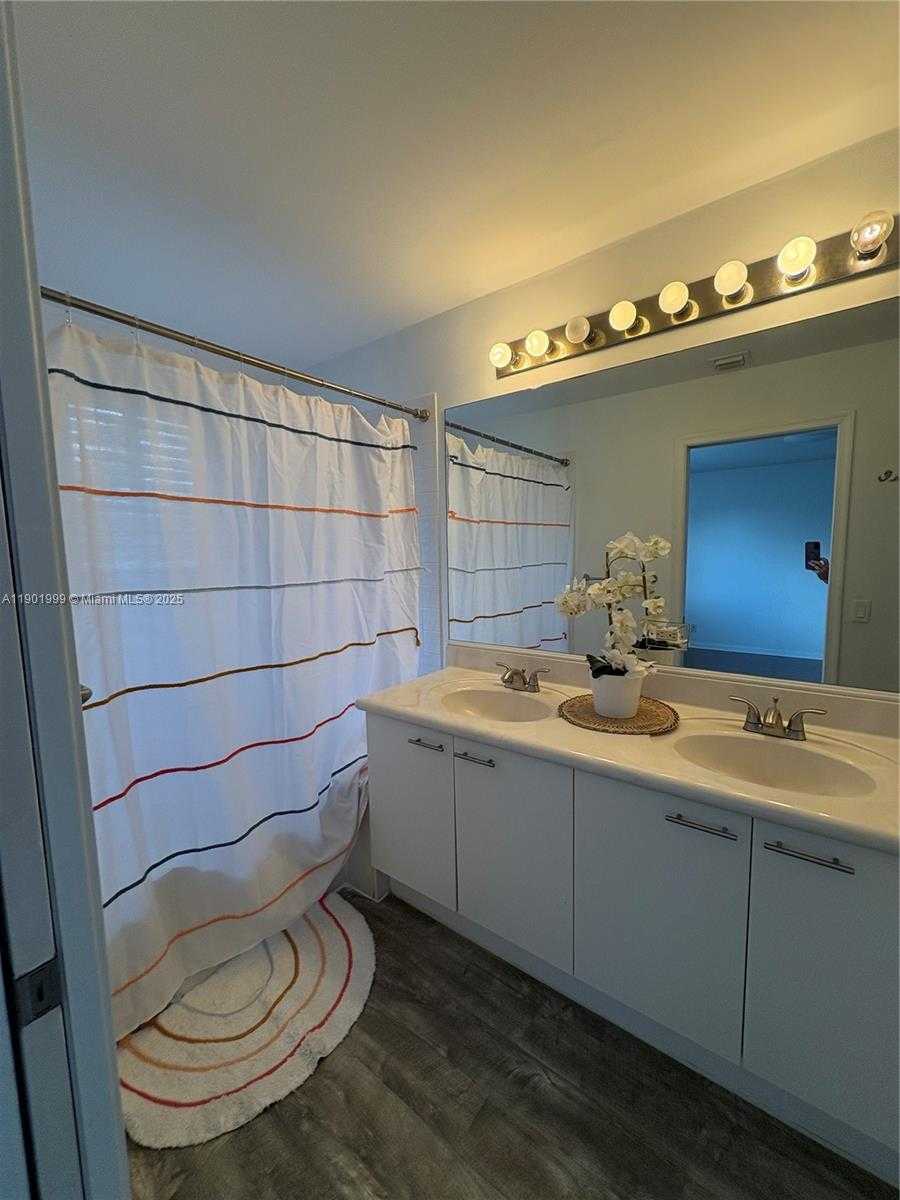 Small Image of 1064 GOLDEN CANE DR #1064, Weston Number 23