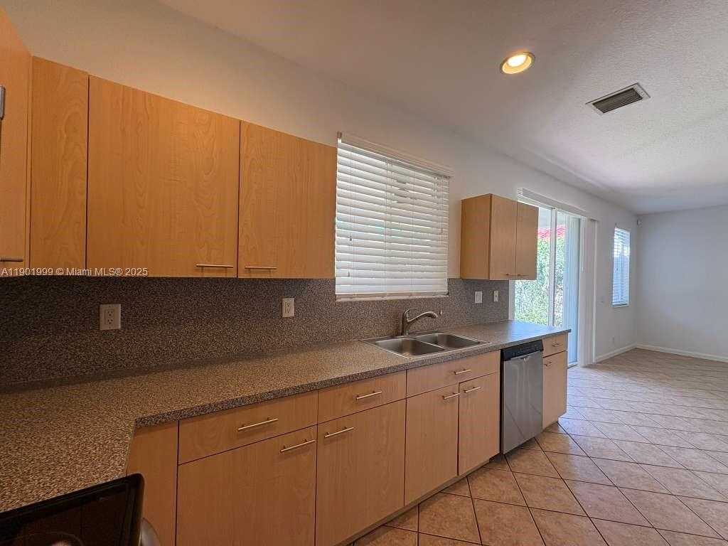 Small Image of 1064 GOLDEN CANE DR #1064, Weston Number 8