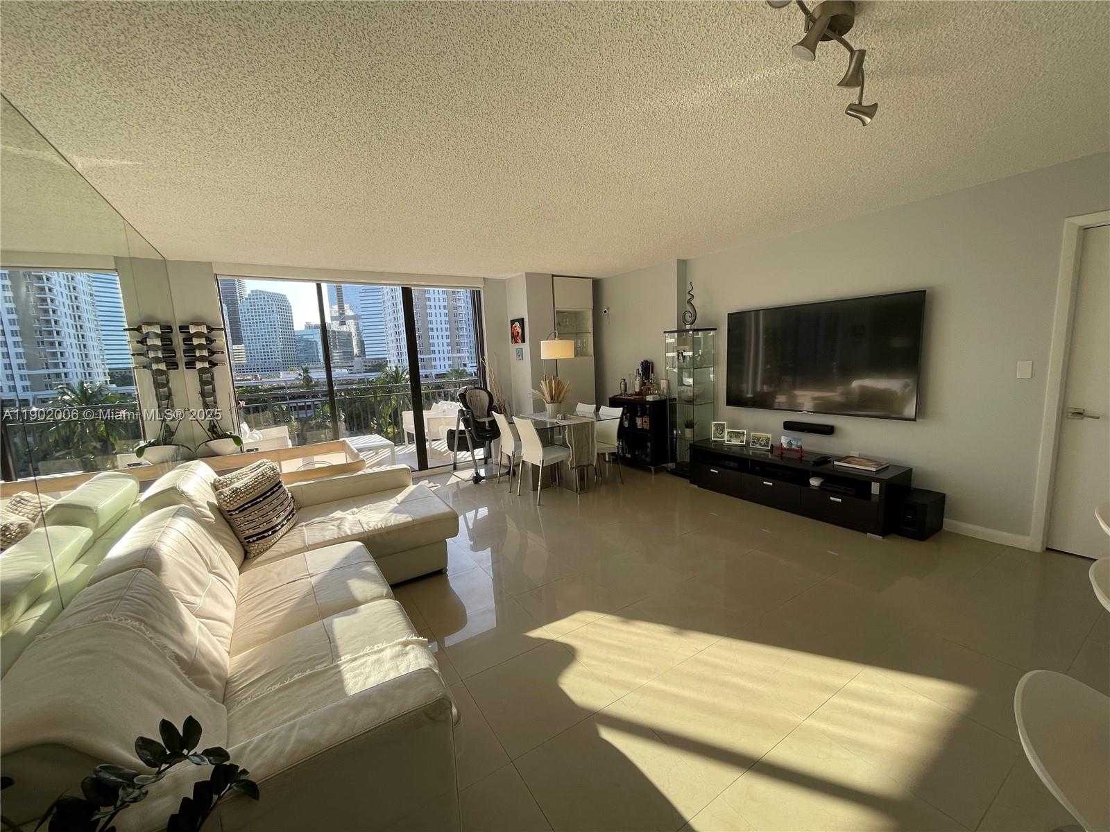 Small Image of 540 BRICKELL KEY DR #711, Miami Number 10