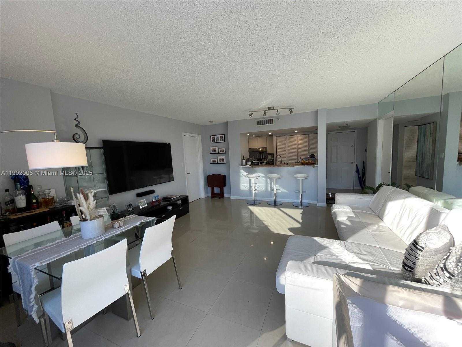 Small Image of 540 BRICKELL KEY DR #711, Miami Number 12