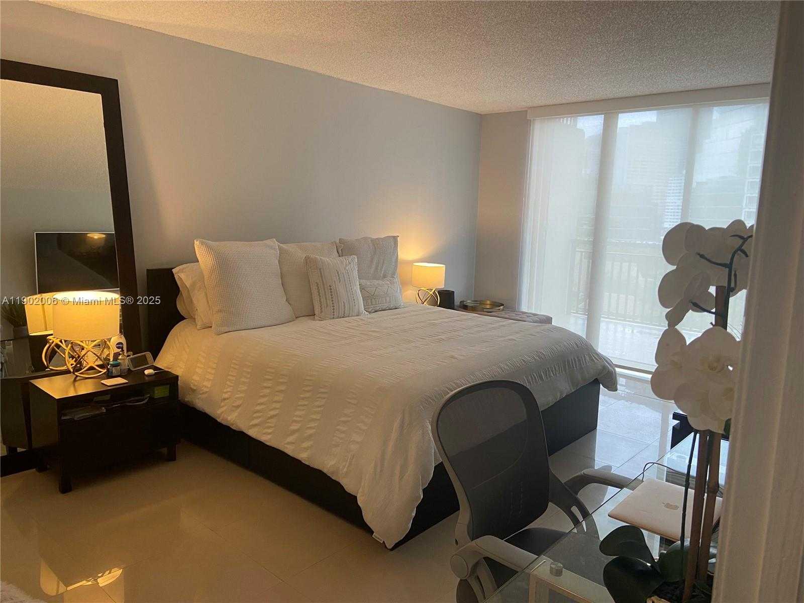 Small Image of 540 BRICKELL KEY DR #711, Miami Number 14