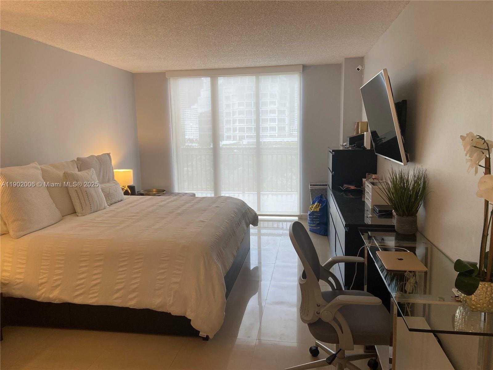 Small Image of 540 BRICKELL KEY DR #711, Miami Number 15