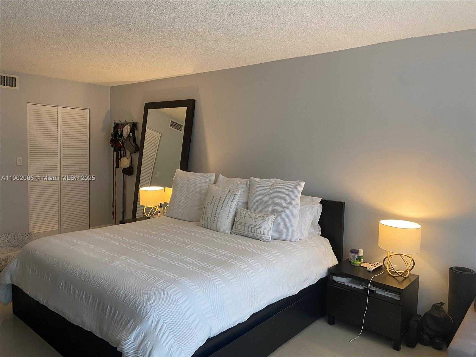 Small Image of 540 BRICKELL KEY DR #711, Miami Number 17