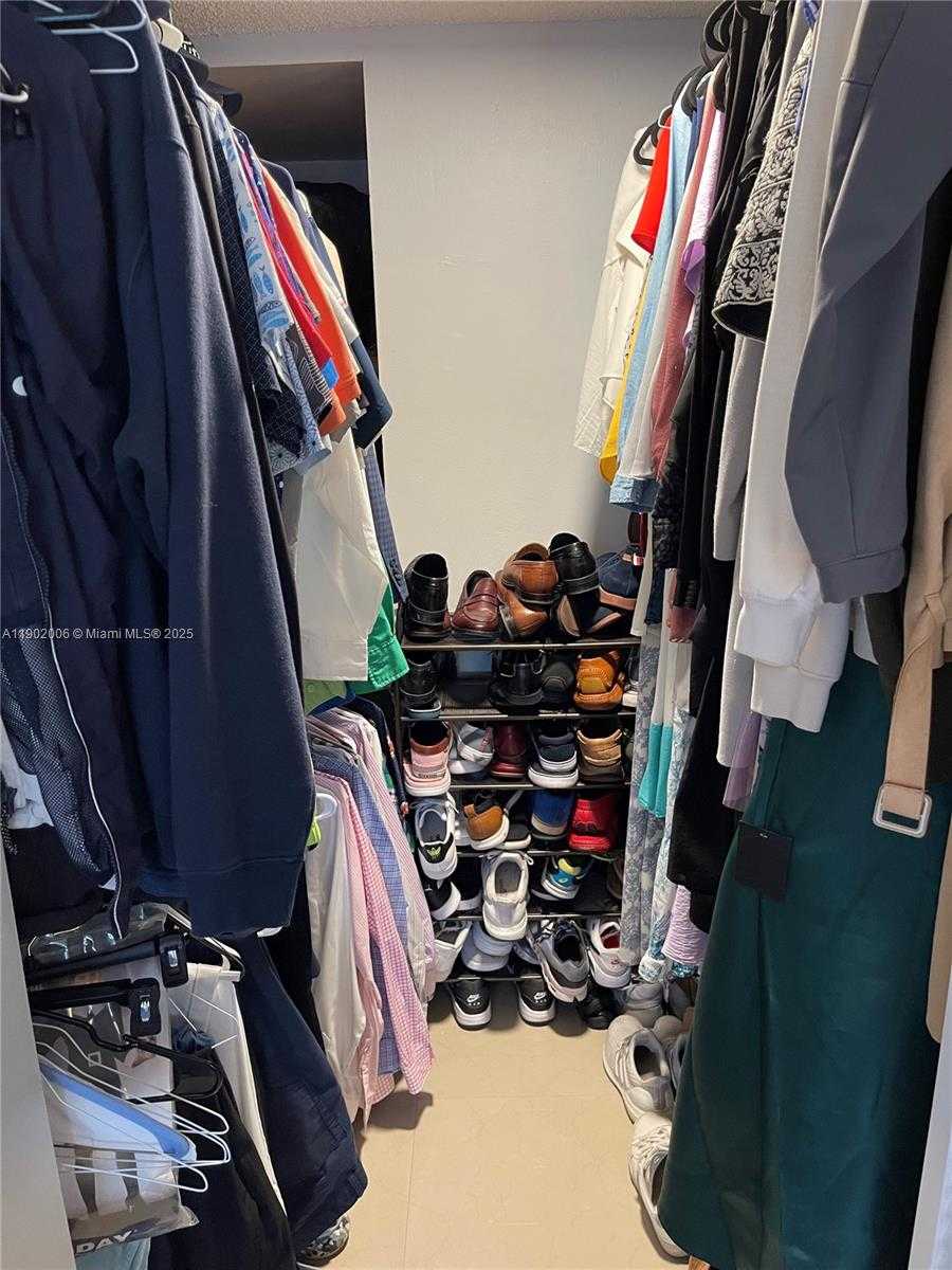 Small Image of 540 BRICKELL KEY DR #711, Miami Number 21