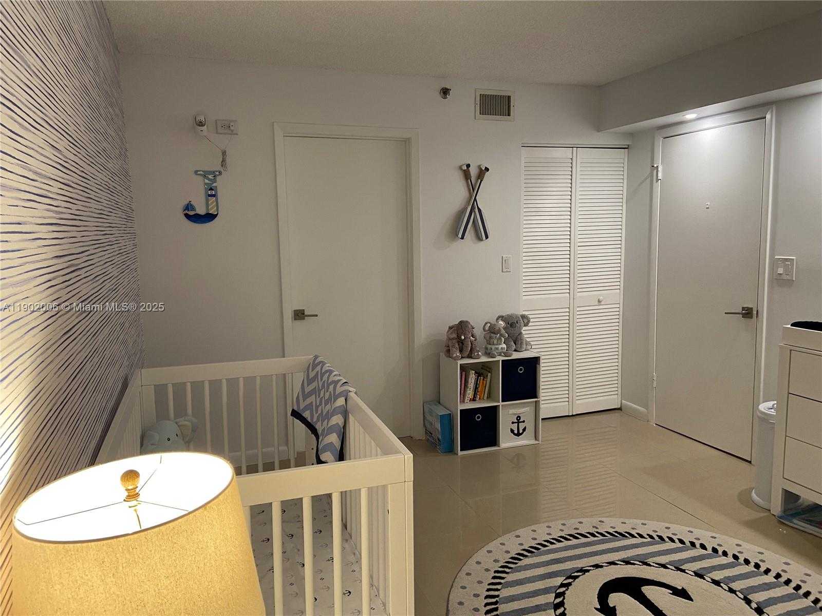 Small Image of 540 BRICKELL KEY DR #711, Miami Number 25