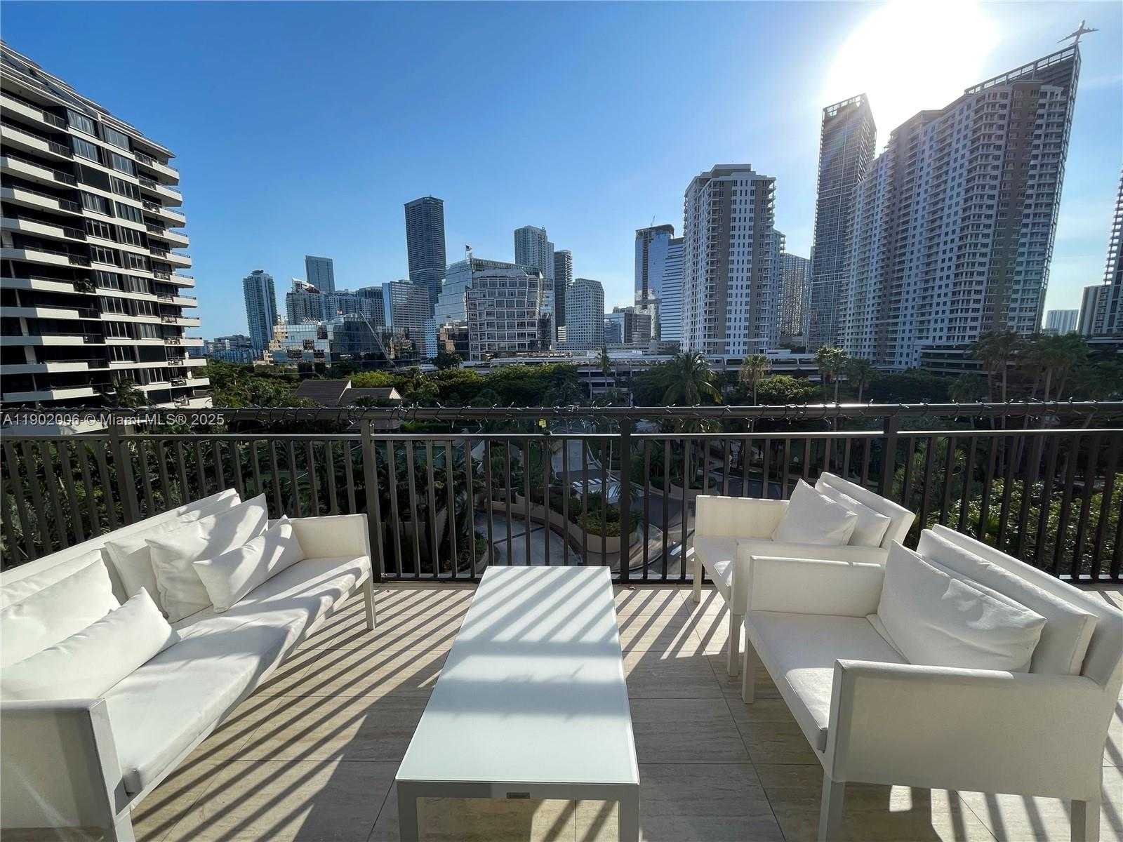 Small Image of 540 BRICKELL KEY DR #711, Miami Number 3