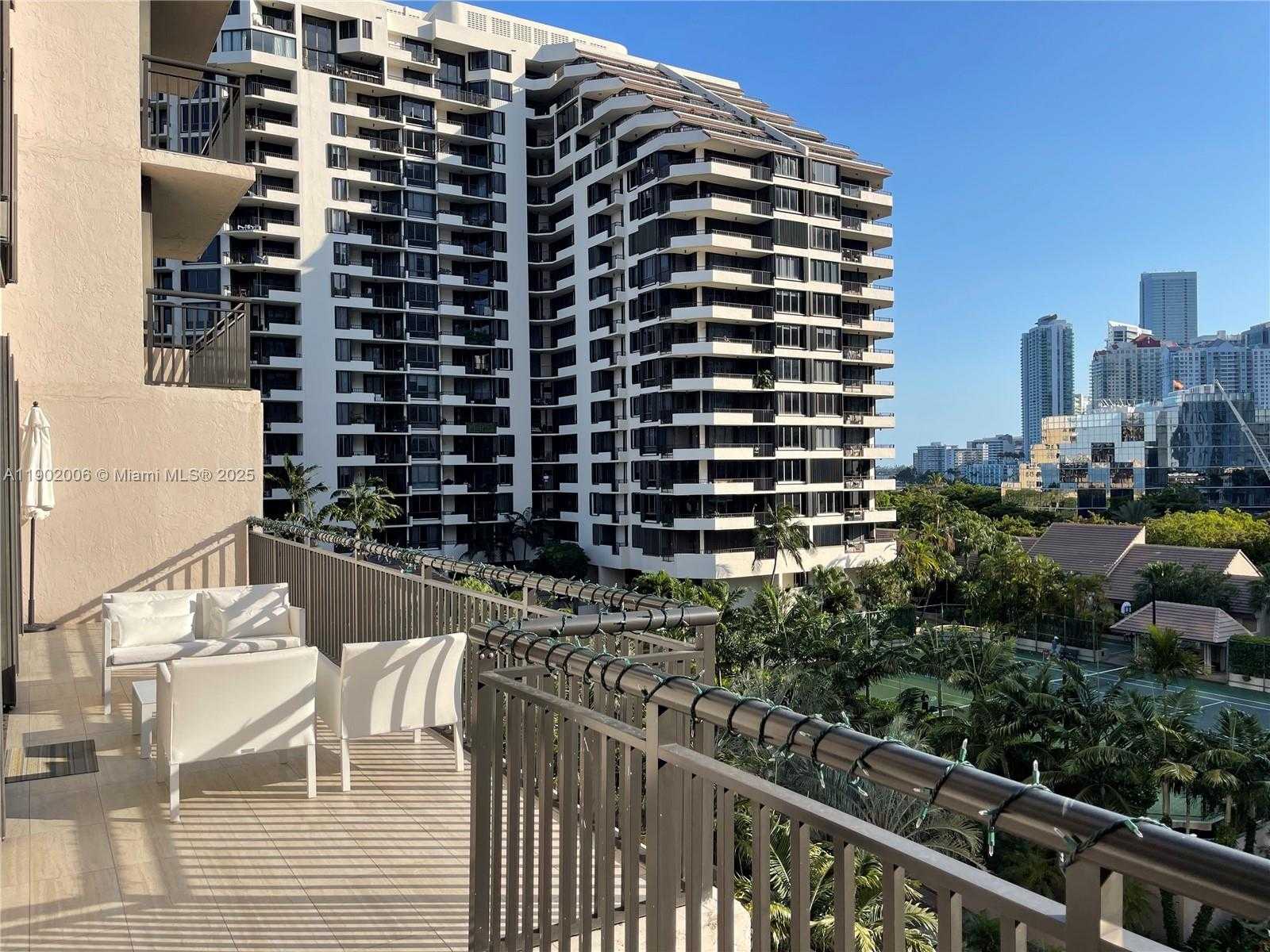 Small Image of 540 BRICKELL KEY DR #711, Miami Number 4