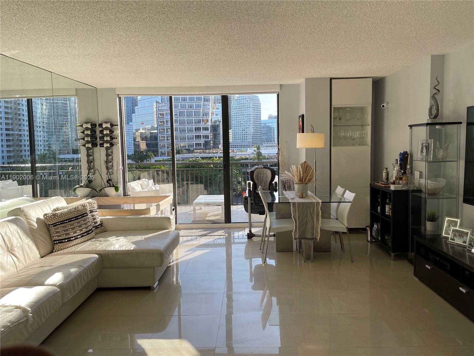 Small Image of 540 BRICKELL KEY DR #711, Miami Number 6