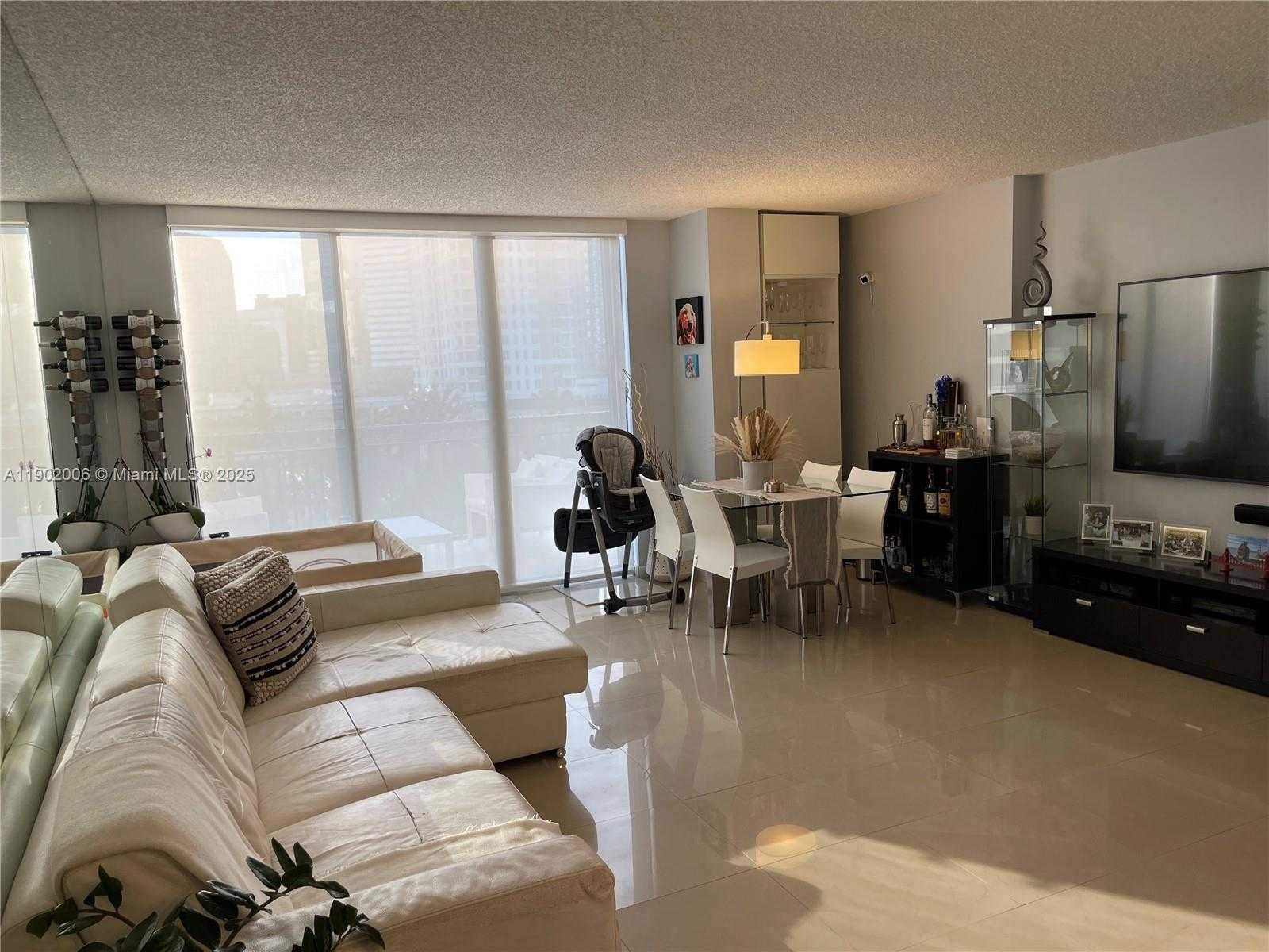 Small Image of 540 BRICKELL KEY DR #711, Miami Number 8