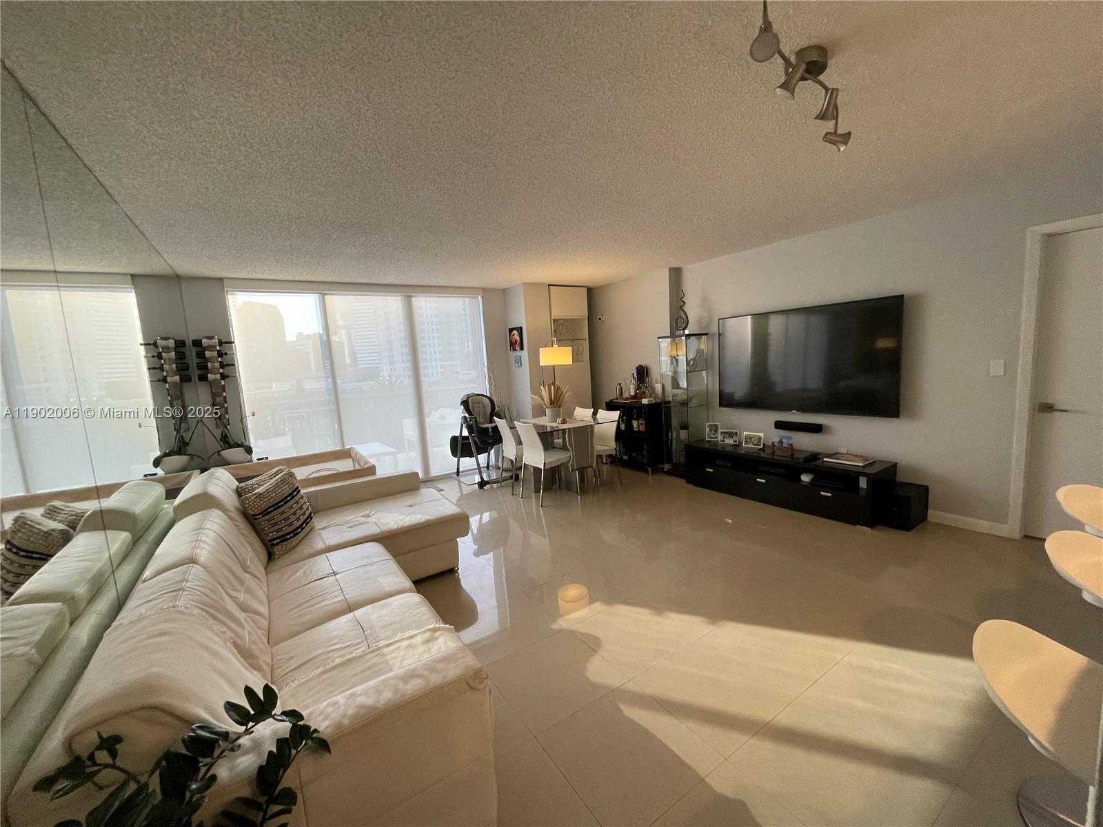Small Image of 540 BRICKELL KEY DR #711, Miami Number 9