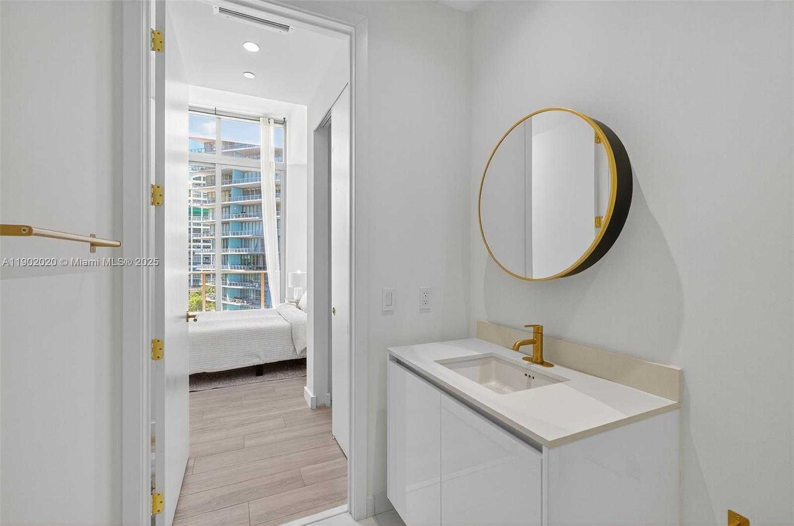 Small Image of 2655 SOUTH BAYSHORE DR #705, Miami Number 20