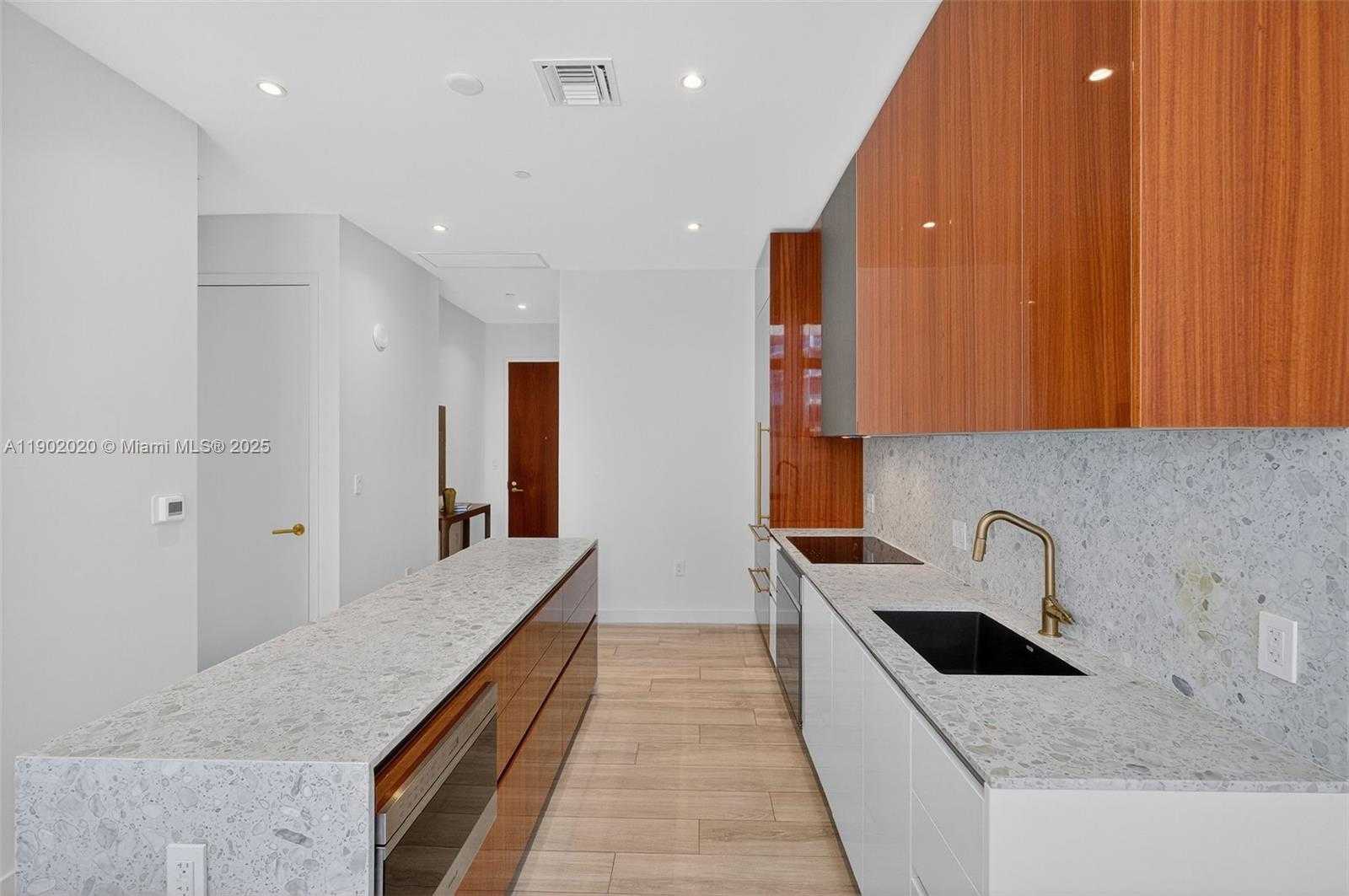 Small Image of 2655 SOUTH BAYSHORE DR #705, Miami Number 4