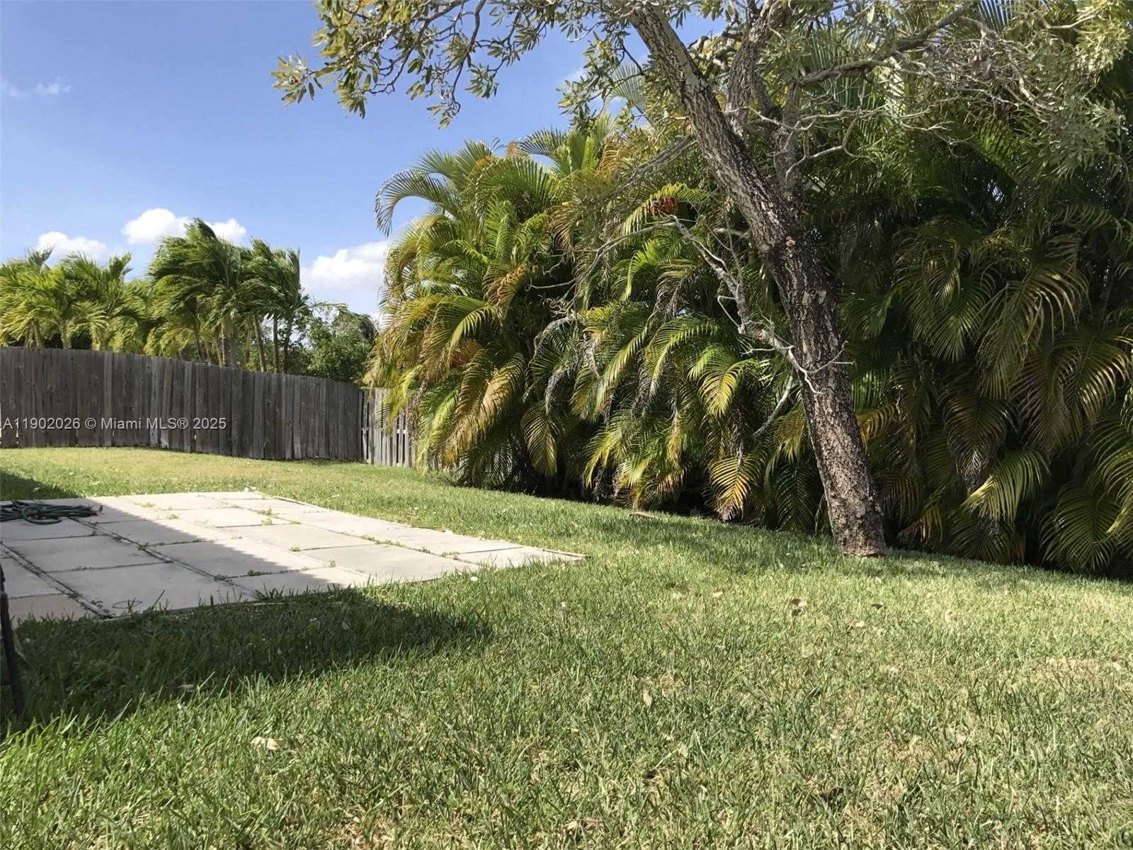 Small Image of 8841 SOUTH EAST 212TH TER, Cutler Bay Number 12