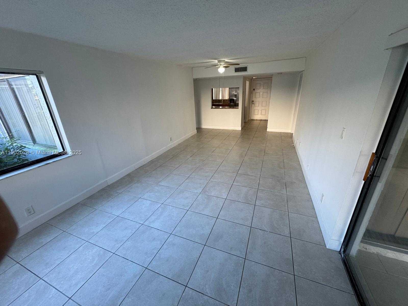 Small Image of 161 LAKEVIEW DR #102, Weston Number 10