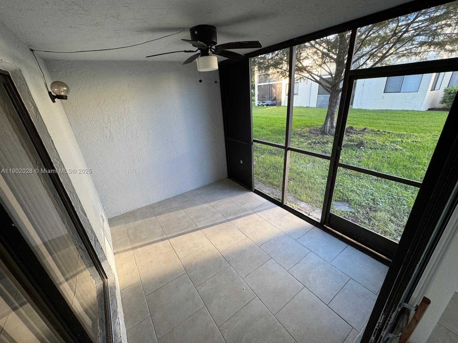 Small Image of 161 LAKEVIEW DR #102, Weston Number 11