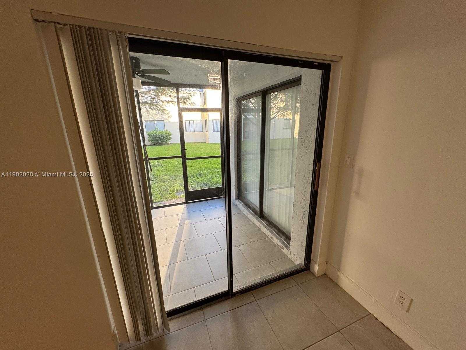 Small Image of 161 LAKEVIEW DR #102, Weston Number 21