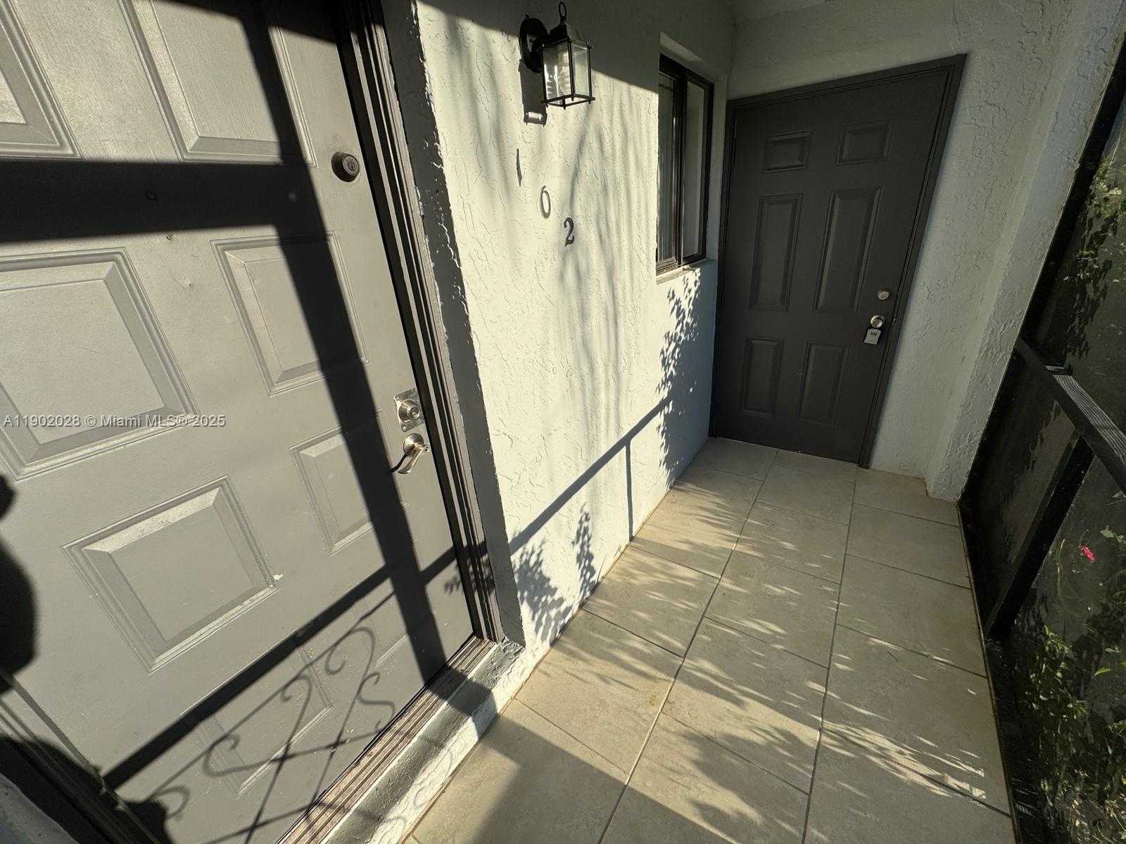 Small Image of 161 LAKEVIEW DR #102, Weston Number 6