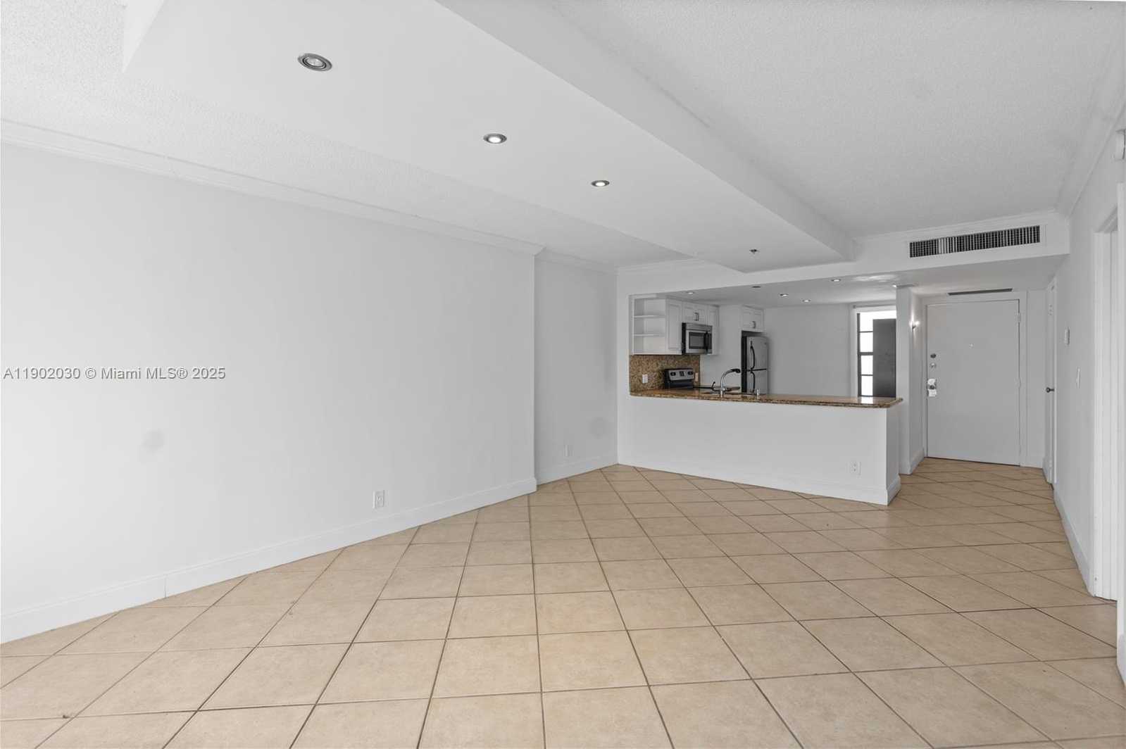 Small Image of 3475 NORTH COUNTRY CLUB DR #814, Aventura Number 13