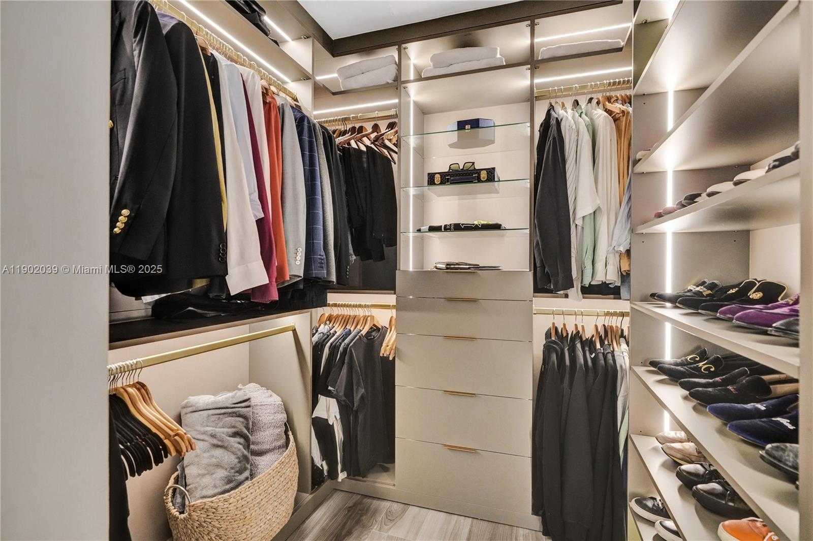 Small Image of 801 SOUTH MIAMI AVE #2107, Miami Number 5