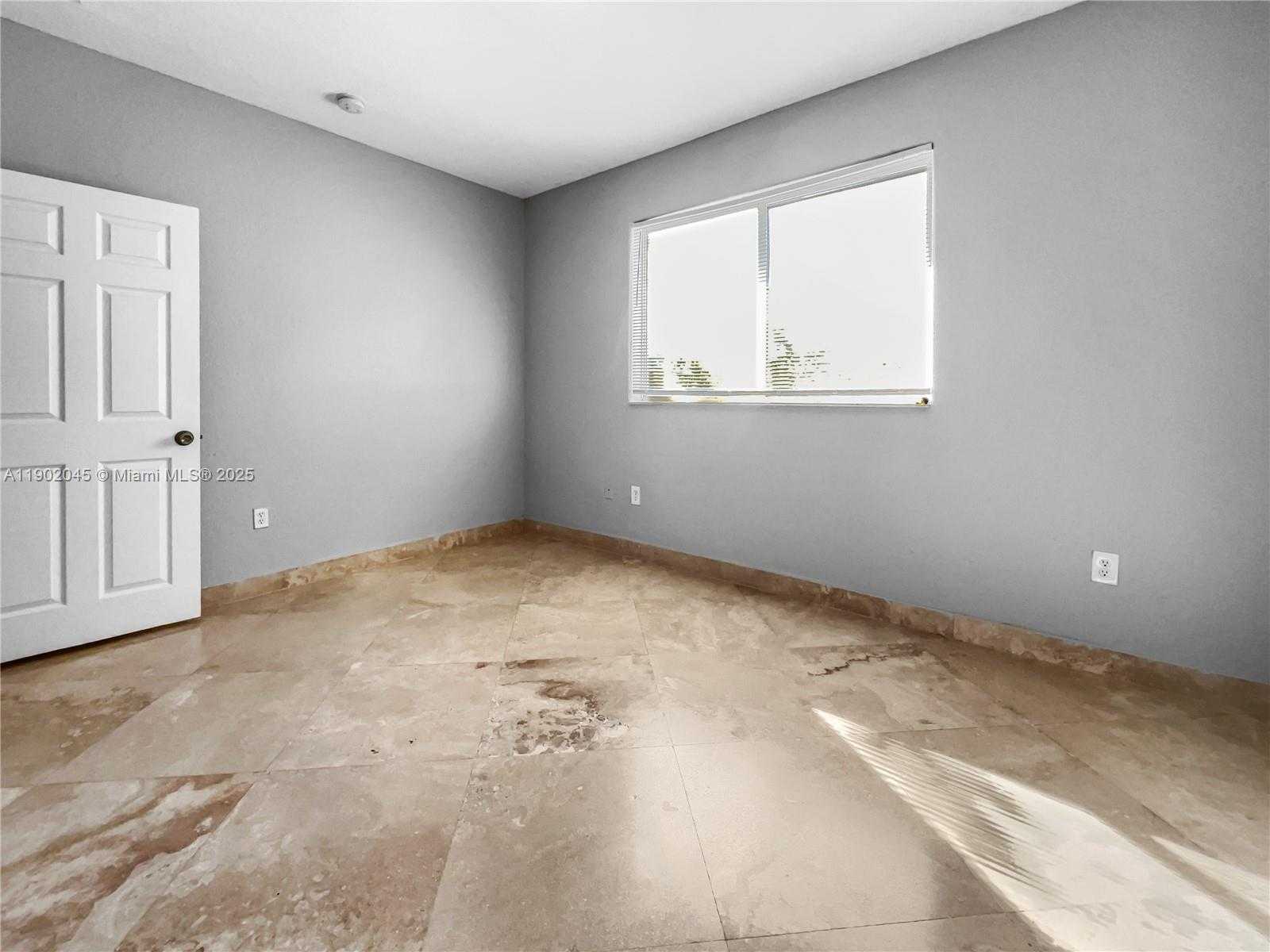 Small Image of 1736 NORTH EAST 9TH DR #1736, Homestead Number 12