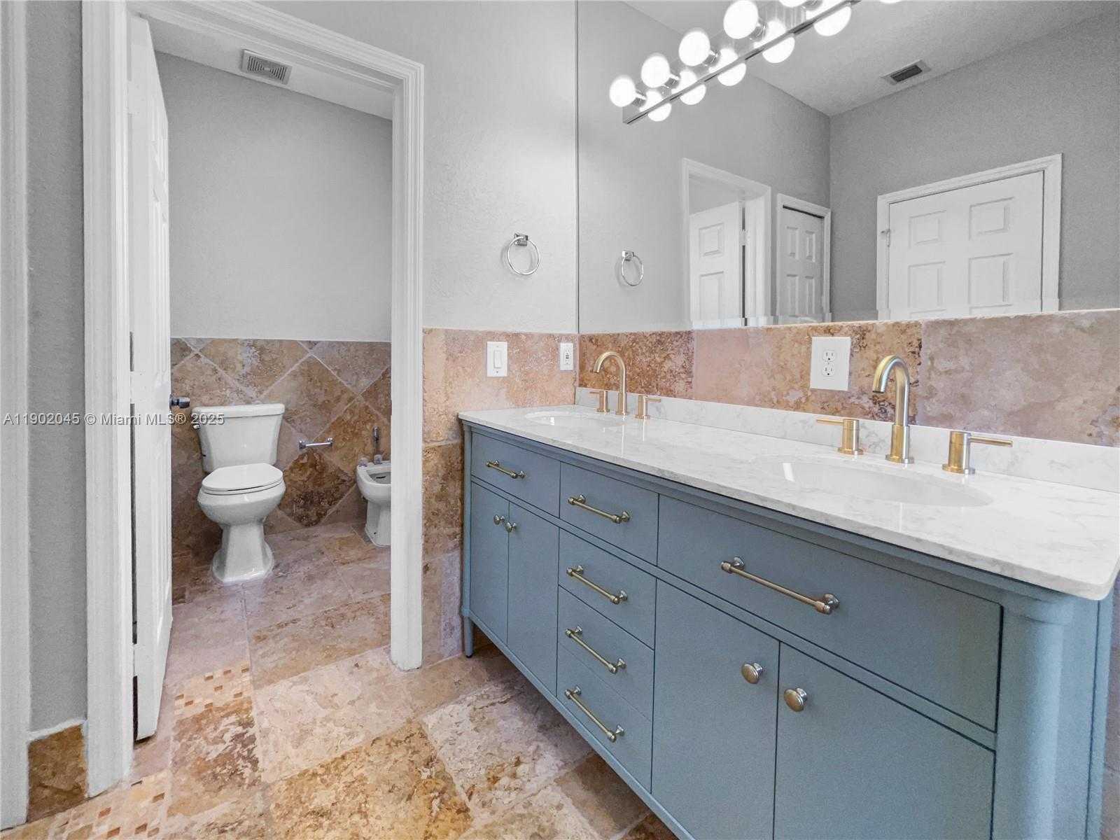 Small Image of 1736 NORTH EAST 9TH DR #1736, Homestead Number 24