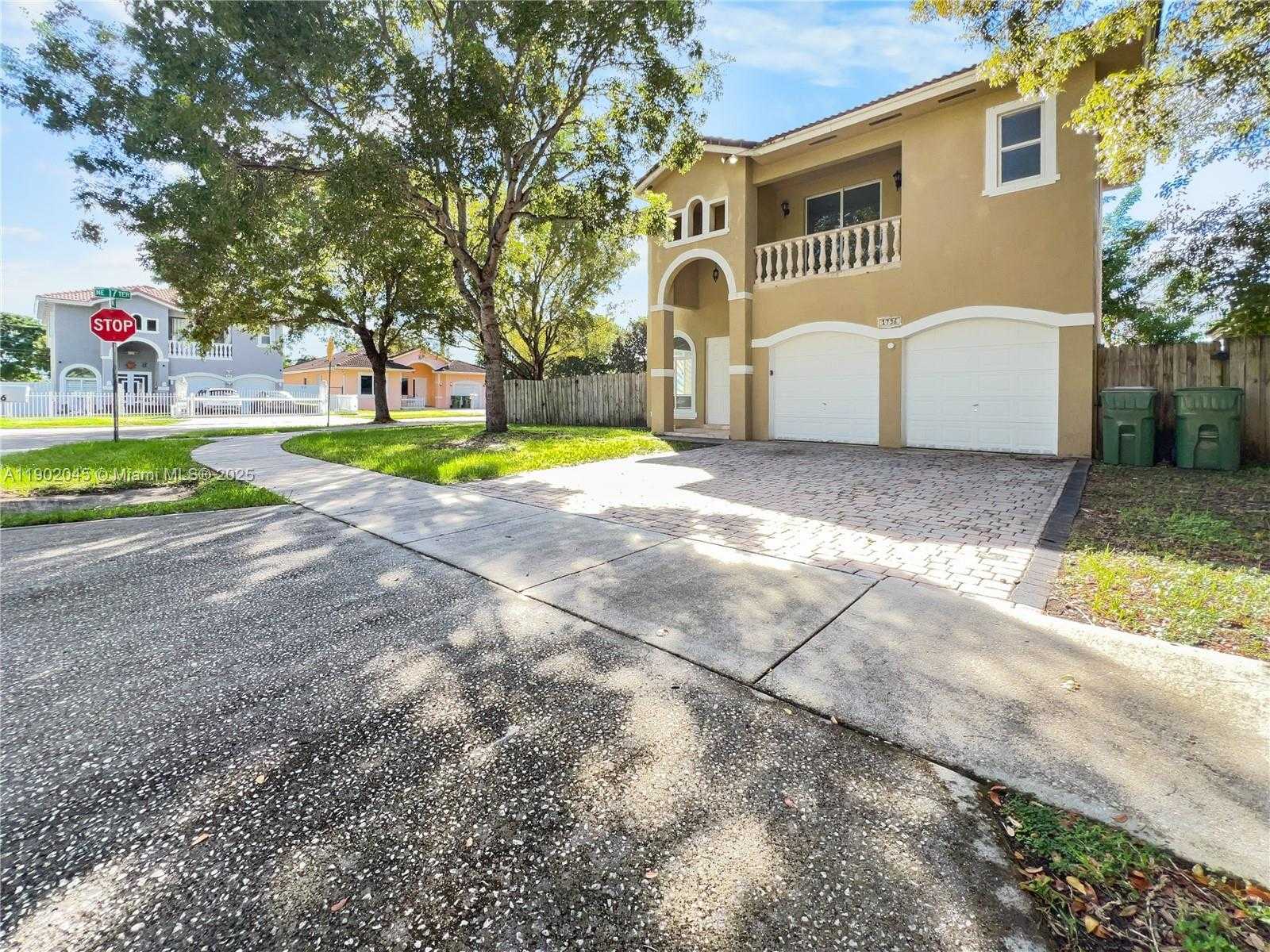 Small Image of 1736 NORTH EAST 9TH DR #1736, Homestead Number 34