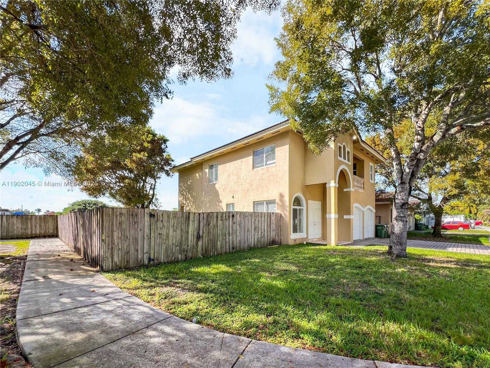 Small Image of 1736 NORTH EAST 9TH DR #1736, Homestead Number 35