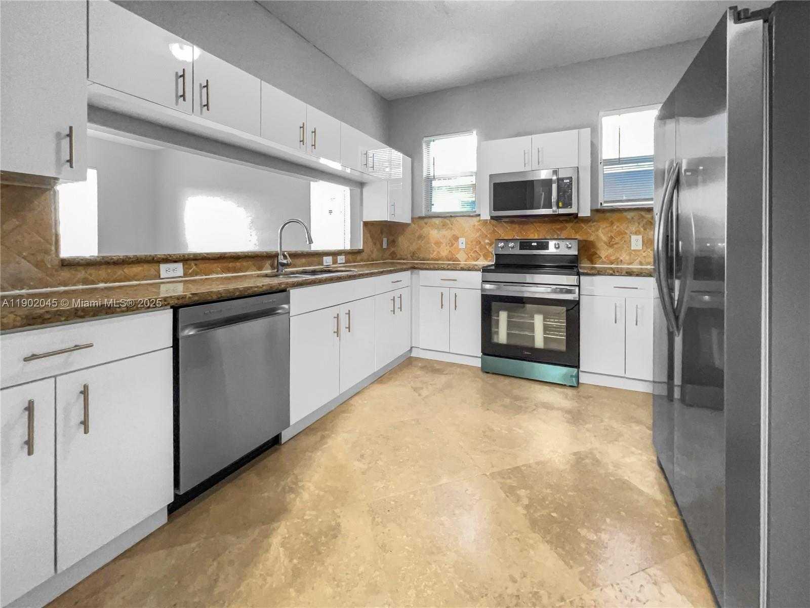 Small Image of 1736 NORTH EAST 9TH DR #1736, Homestead Number 4