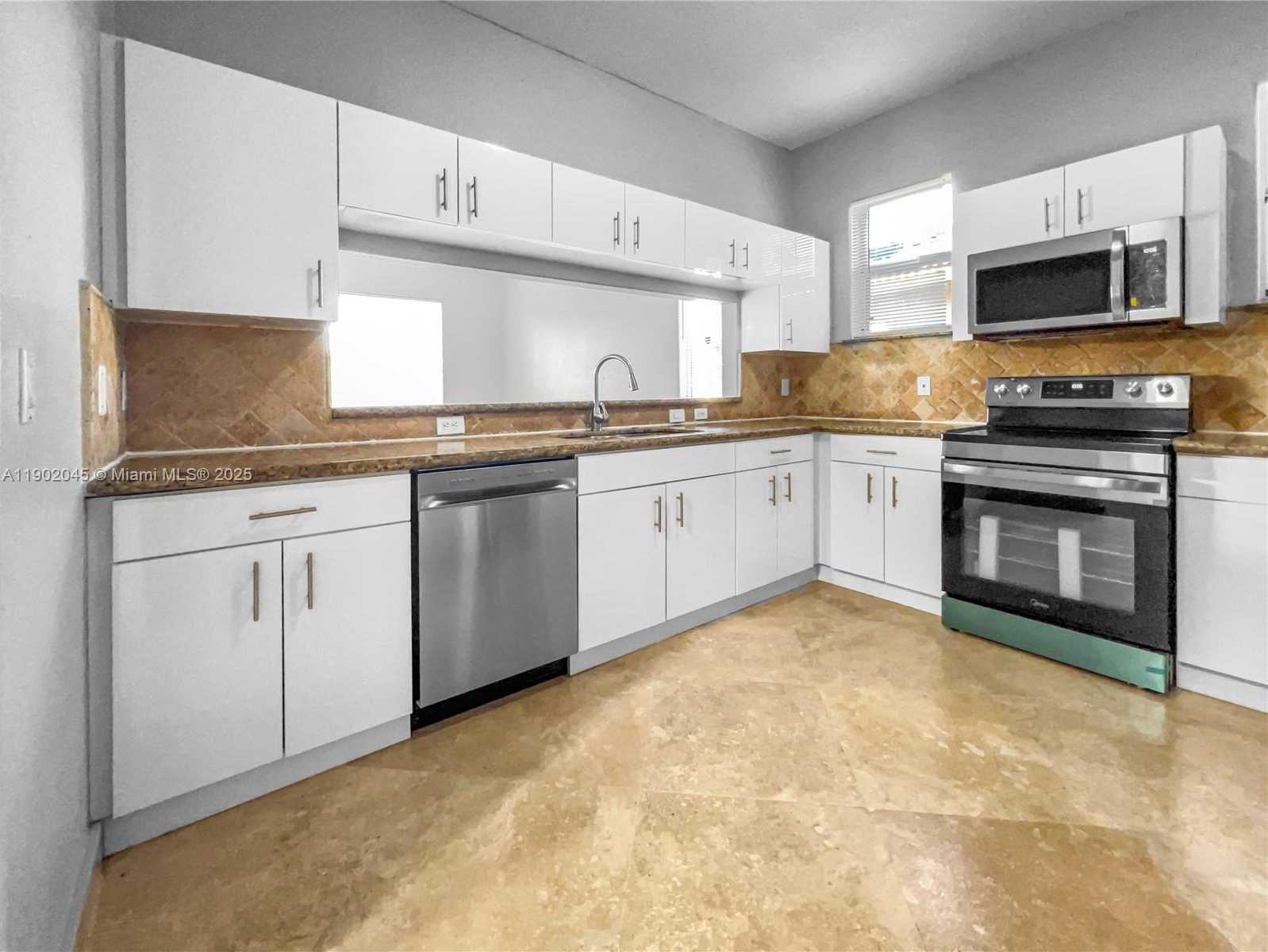 Small Image of 1736 NORTH EAST 9TH DR #1736, Homestead Number 5