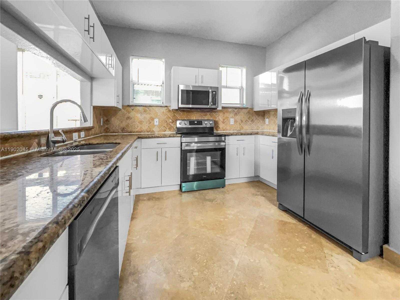 Small Image of 1736 NORTH EAST 9TH DR #1736, Homestead Number 6