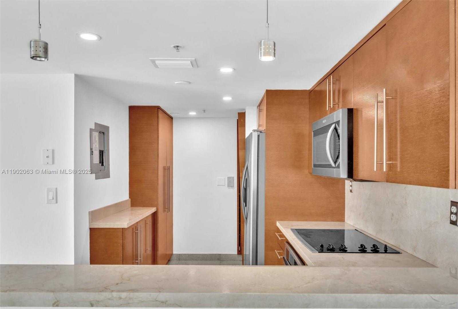 Small Image of 650 WEST AVE #3003, Miami Beach Number 10