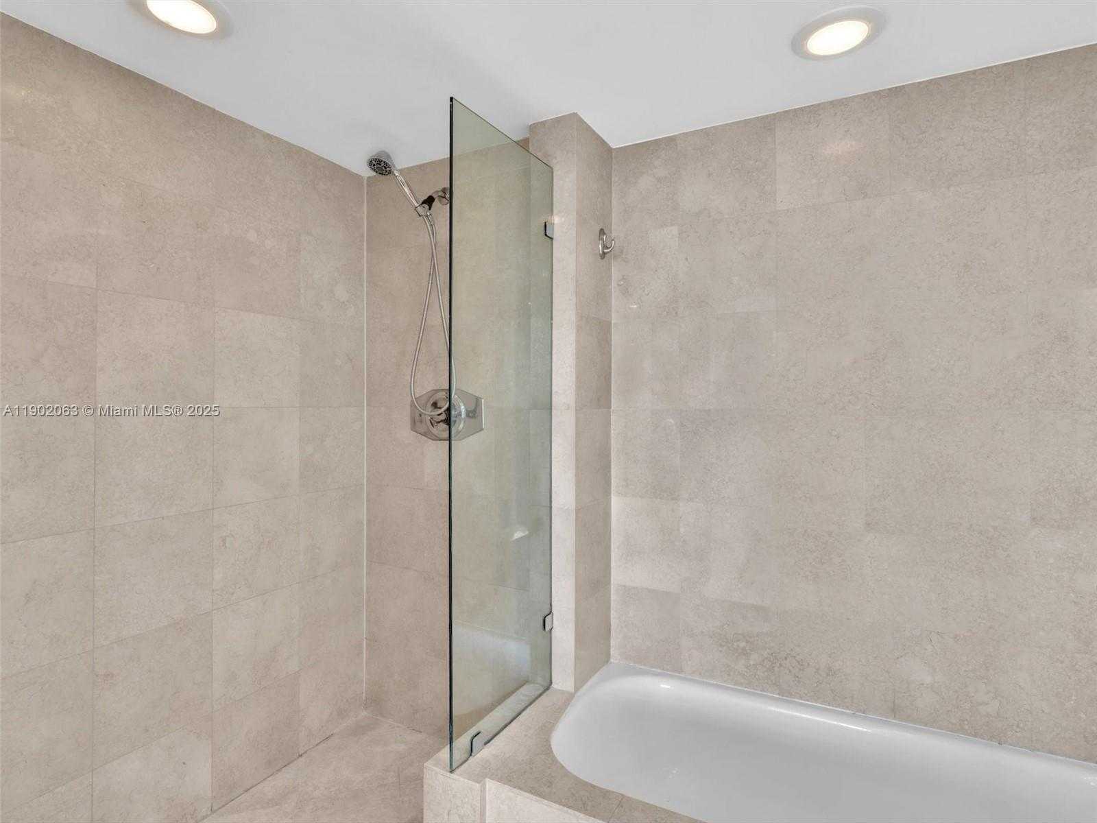 Small Image of 650 WEST AVE #3003, Miami Beach Number 17