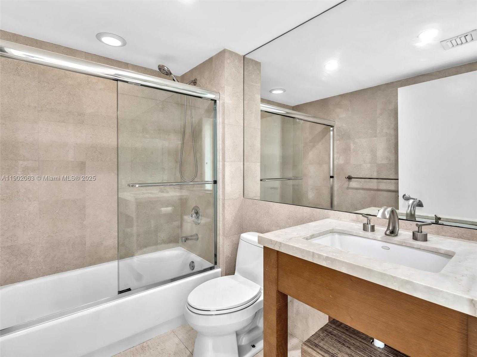 Small Image of 650 WEST AVE #3003, Miami Beach Number 20