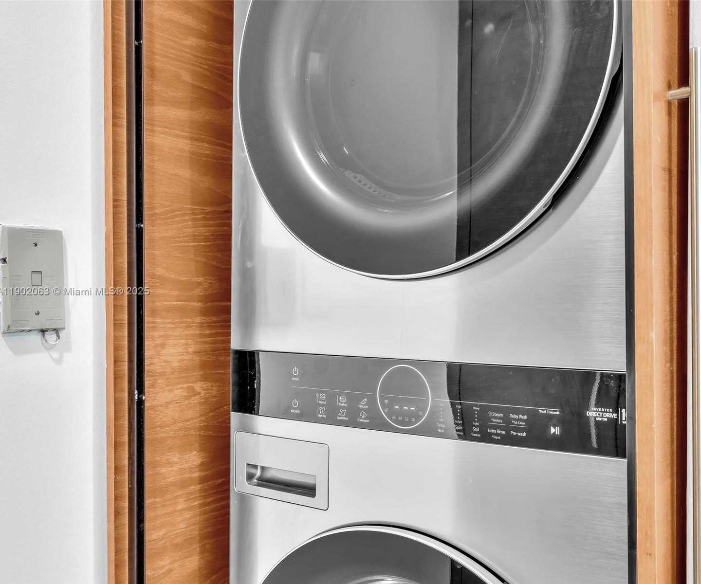 Small Image of 650 WEST AVE #3003, Miami Beach Number 21