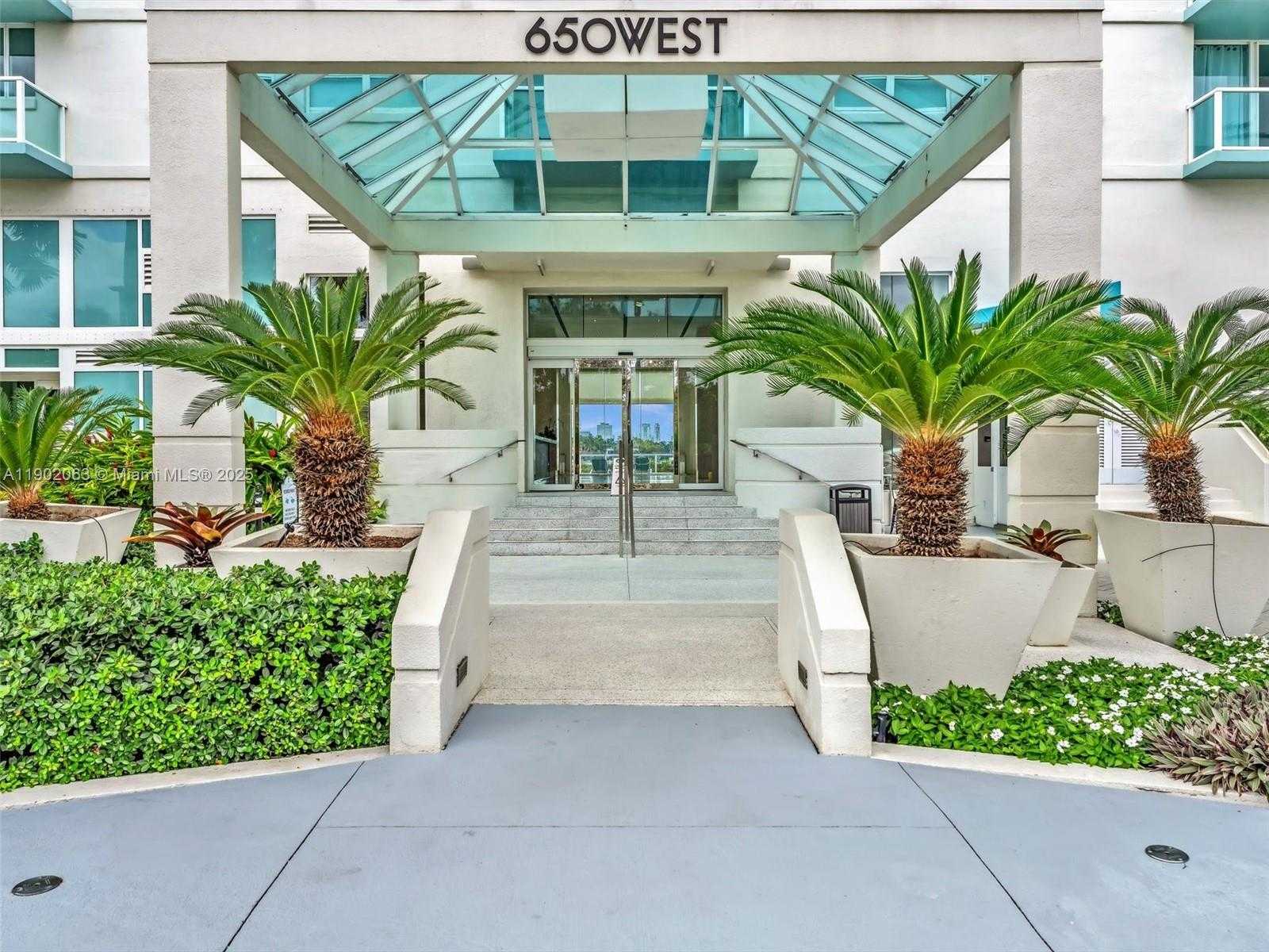 Small Image of 650 WEST AVE #3003, Miami Beach Number 36