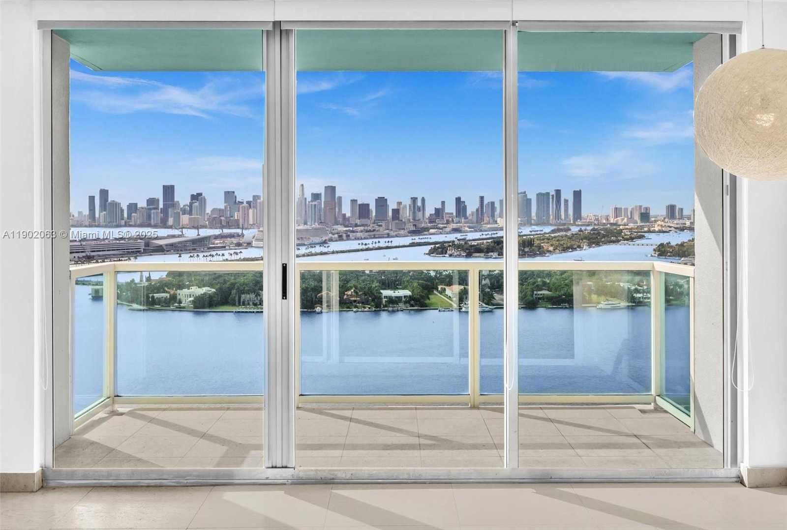 Small Image of 650 WEST AVE #3003, Miami Beach Number 4