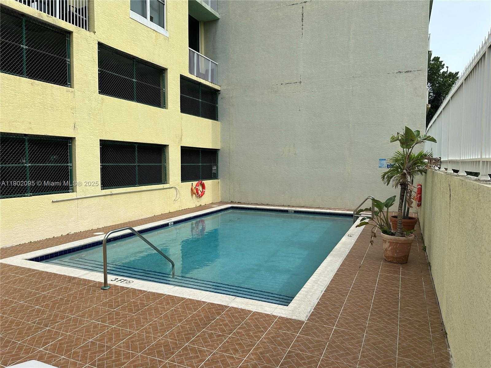 Small Image of Miami Number 27