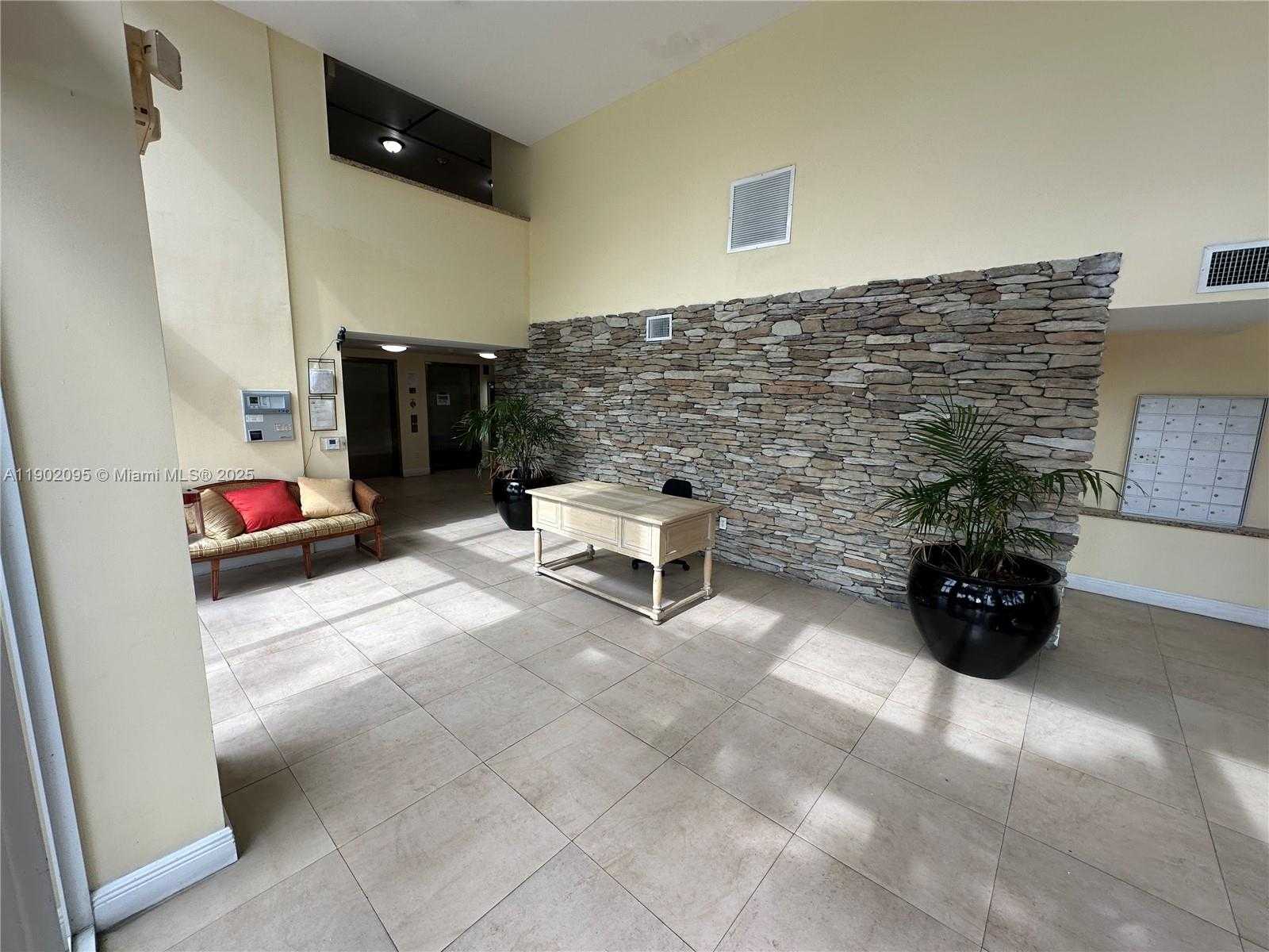 Small Image of Miami Number 7