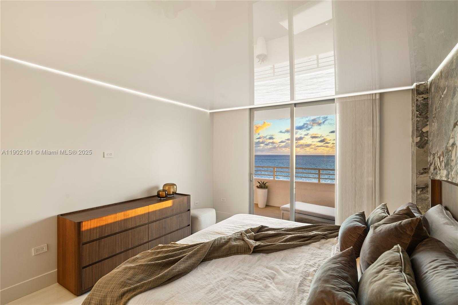 Small Image of 5555 COLLINS AVE #16H, Miami Beach Number 24