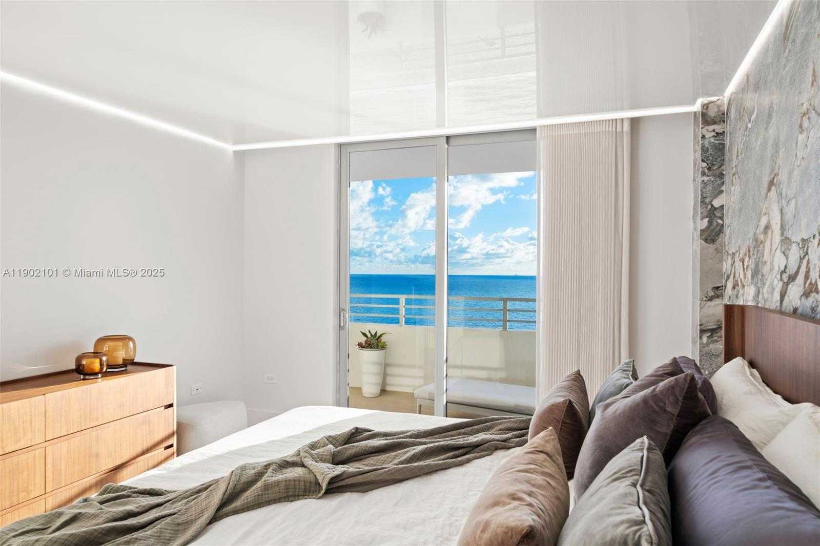 Small Image of 5555 COLLINS AVE #16H, Miami Beach Number 25