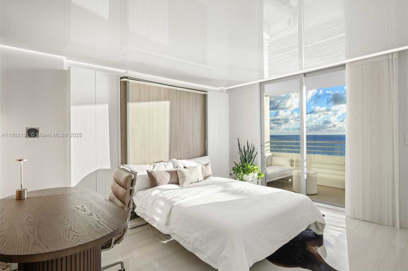 Small Image of 5555 COLLINS AVE #16H, Miami Beach Number 28