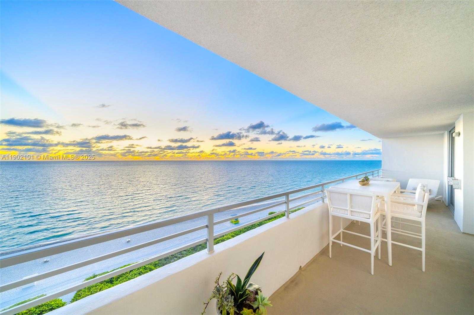 Small Image of 5555 COLLINS AVE #16H, Miami Beach Number 3